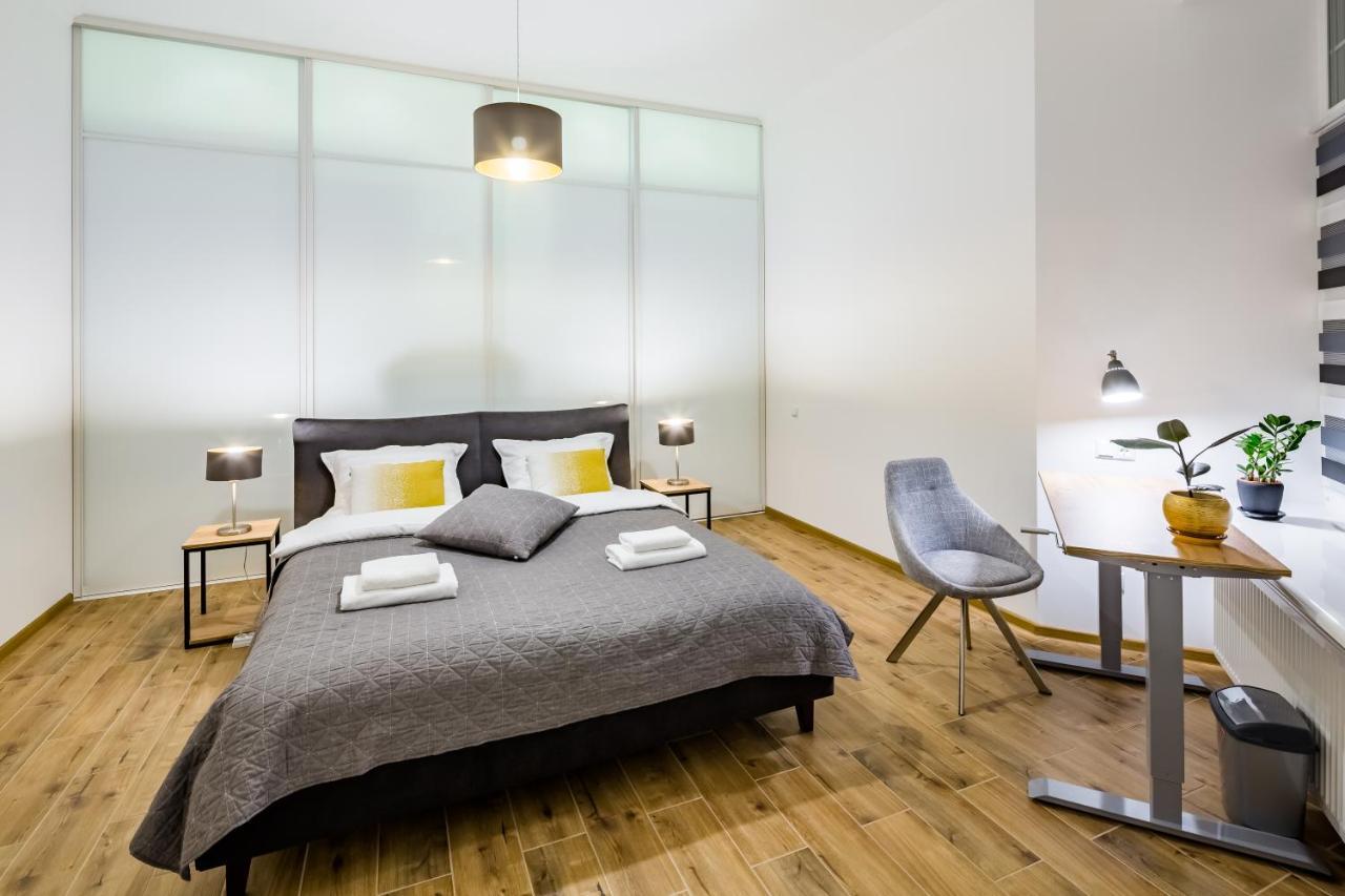 New Large 2 Bedroom In Lviv Historic Centre Extérieur photo
