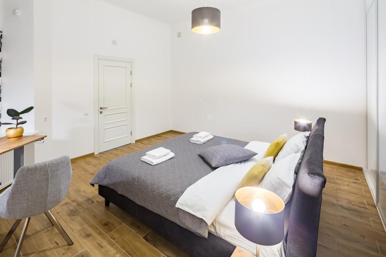 New Large 2 Bedroom In Lviv Historic Centre Extérieur photo